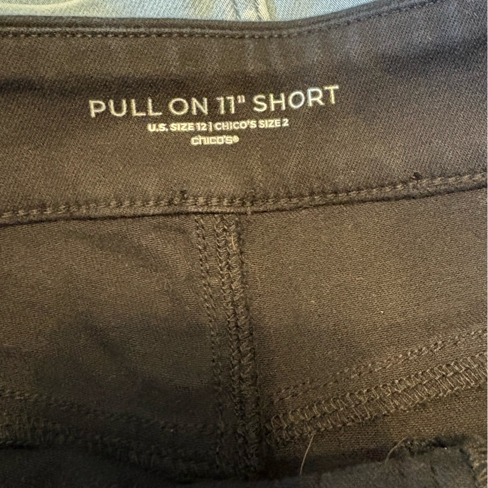Chico’s Black Denim Pull-On Jean-Style Shorts 11″ Inseam Size 12 NWOT - Picture 2 of 5